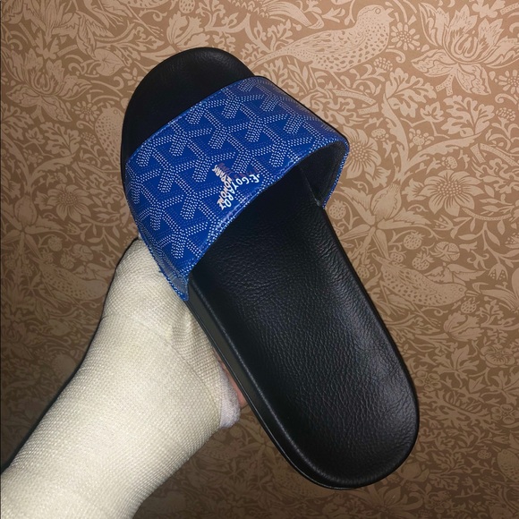 Sandals_&_Flip_Flops